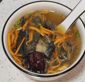 冬蟲夏草雞湯怎麼煮？